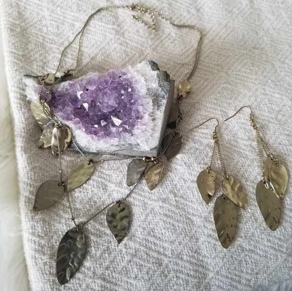 Artisan Necklace and earrings set. - Picture 2 of 4